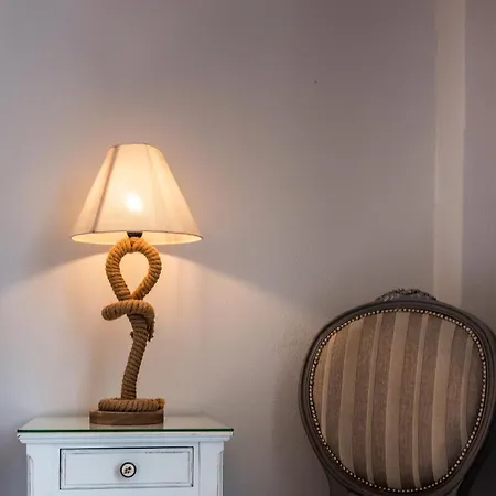 Zampeta Bed & Breakfast Adamantas (Milos)