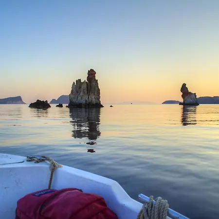 Zampeta 4* Adamantas (Milos)