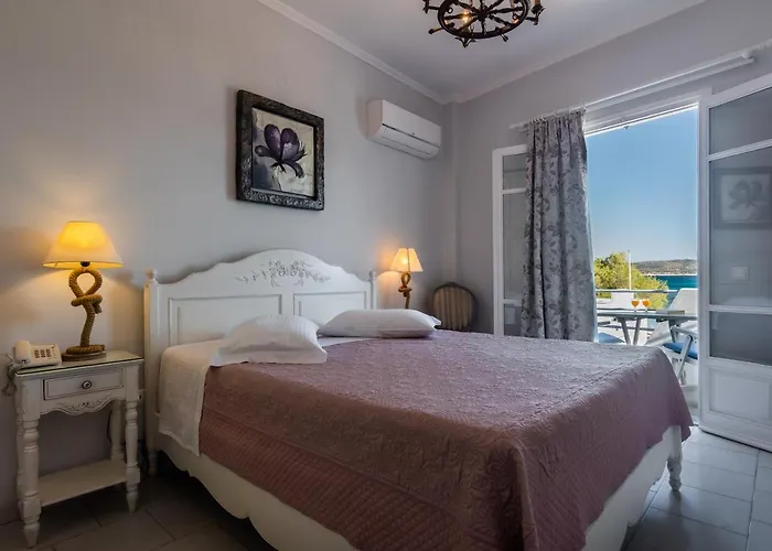 Zampeta 4* Adamantas (Milos)