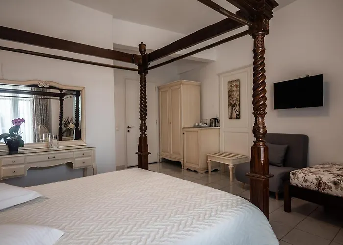 Zampeta Adamantas (Milos)