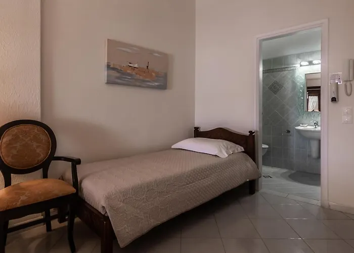 Zampeta 4* Adamantas (Milos)