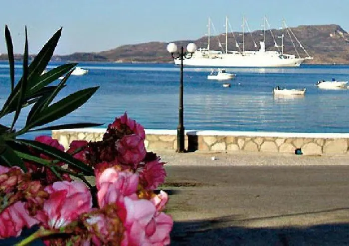 Zampeta Bed & Breakfast Adamantas (Milos)