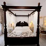 Zampeta 4* Adamantas (Milos)