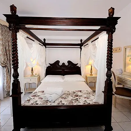 Zampeta 4* Adamantas (Milos)